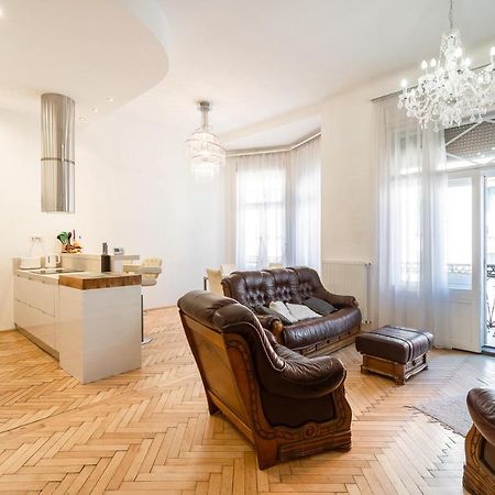 Garys Bright And Spacious Two Bedroom Flat Near Danube Будапешт Екстер'єр фото