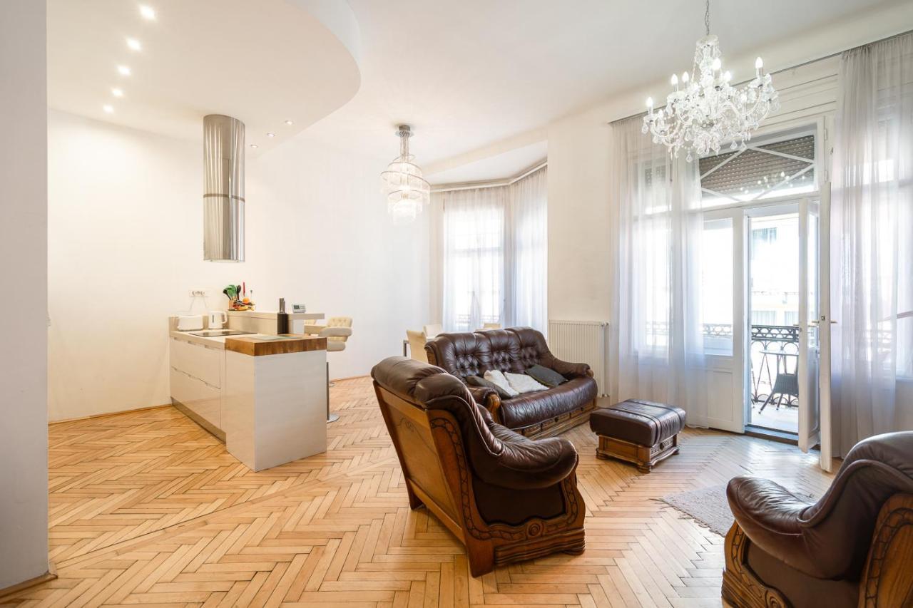 Garys Bright And Spacious Two Bedroom Flat Near Danube Будапешт Екстер'єр фото